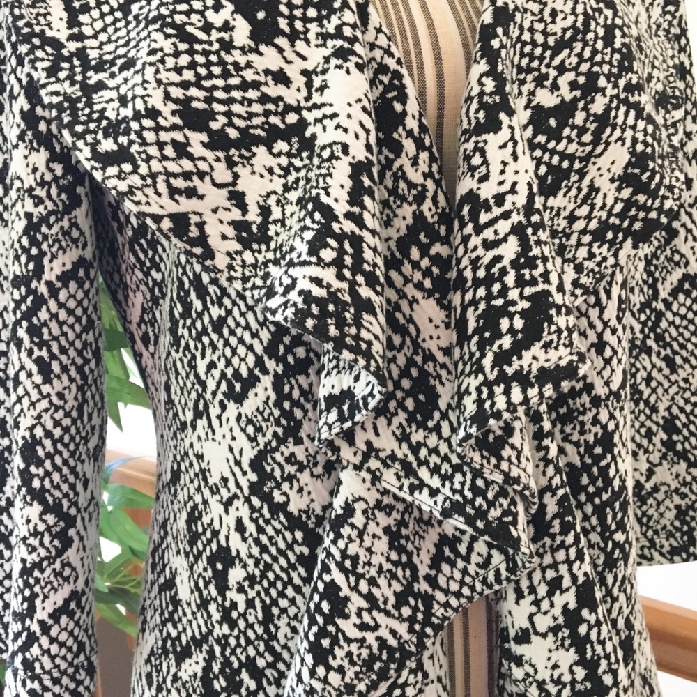 Calvin Klein Open Front Ruffle Blazer Size 4 - Picture 4 of 9